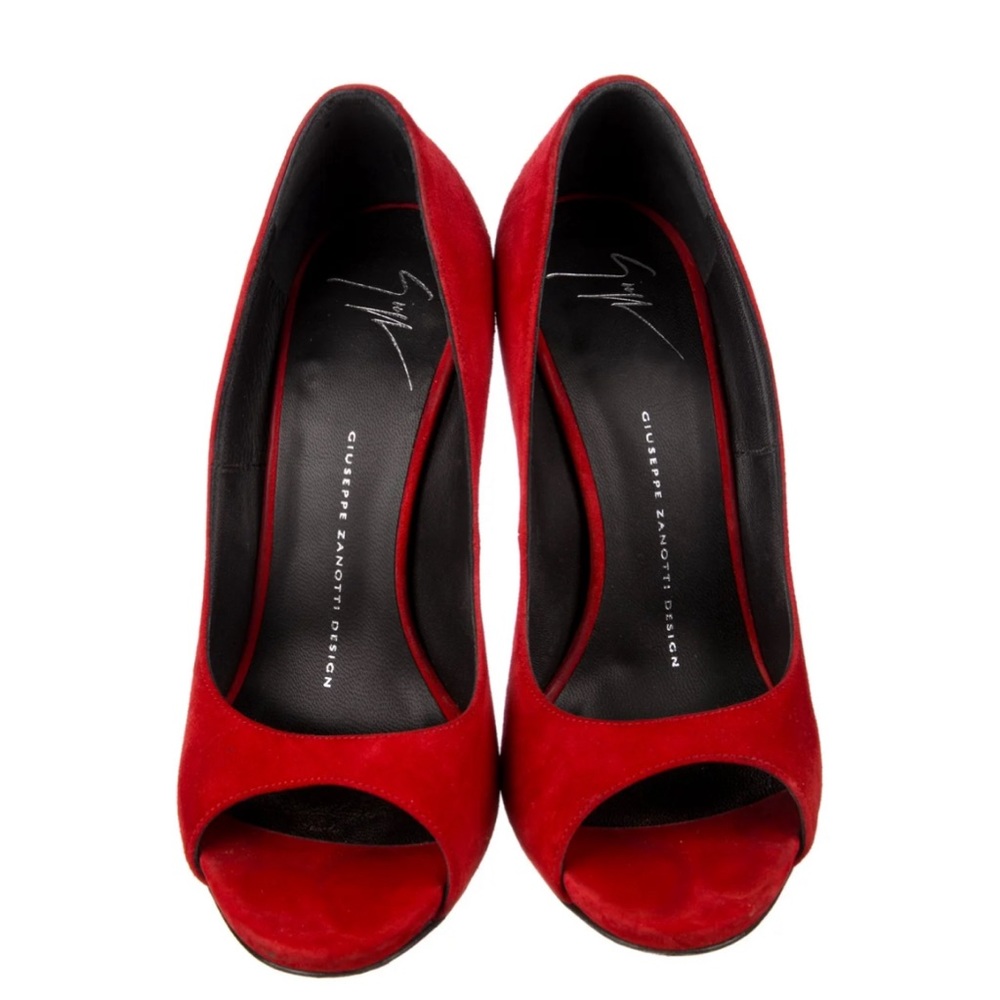 Giuseppe Zanotti Suede Pumps